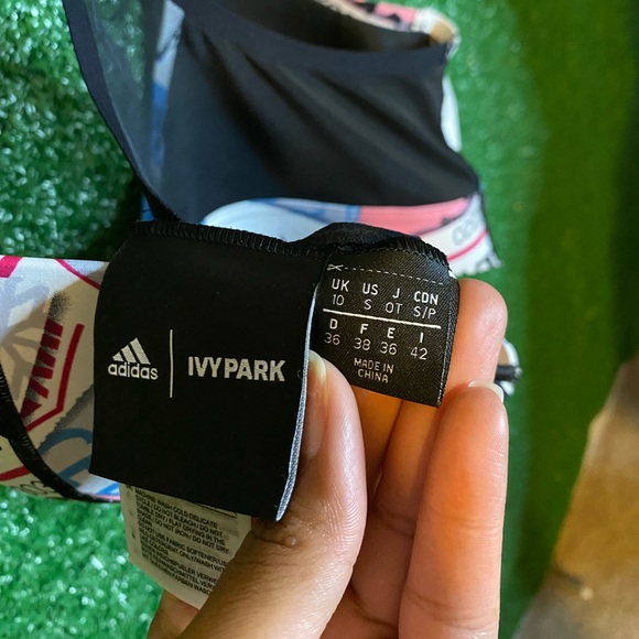 Adidas (Ivy Park) Workout Set | 2 Piece | Small - Picture 6 of 9